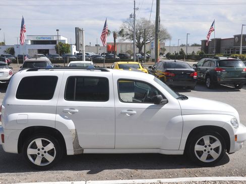 Used 2010 Chevrolet HHR LS image 15