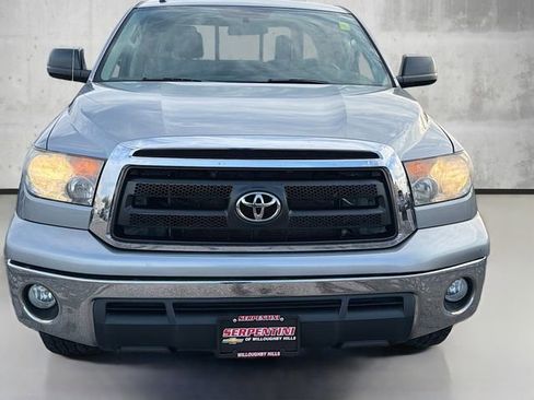 Used 2011 Toyota Tundra 4x4 Double Cab image 2