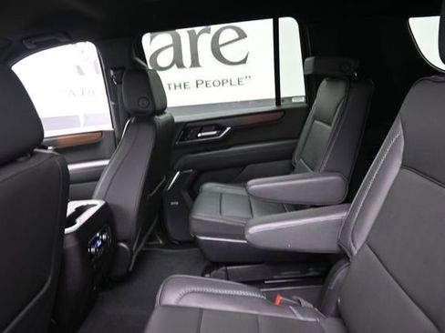 Used 2025 GMC Yukon XL Denali AWD/4WD image 22