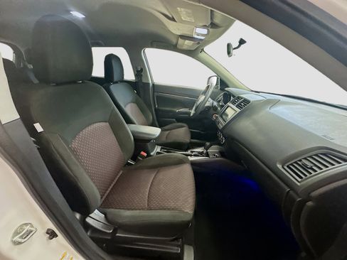 Used 2018 Mitsubishi Outlander Sport ES image 31