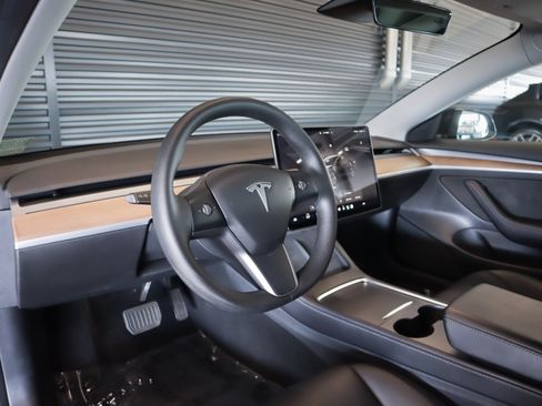 Used 2022 Tesla Model 3 Long Range AWD/4WD image 14