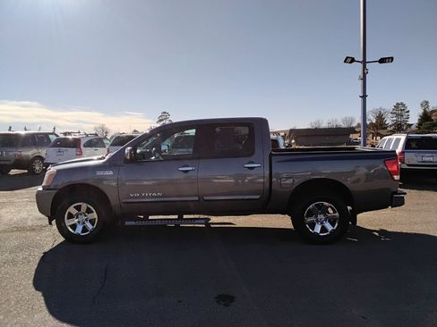 Used 2013 Nissan Titan SV w/ SV Value Truck Pkg image 8