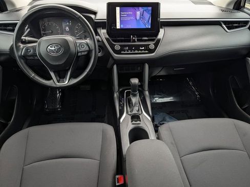 Used 2023 Toyota Corolla Cross LE FWD image 11
