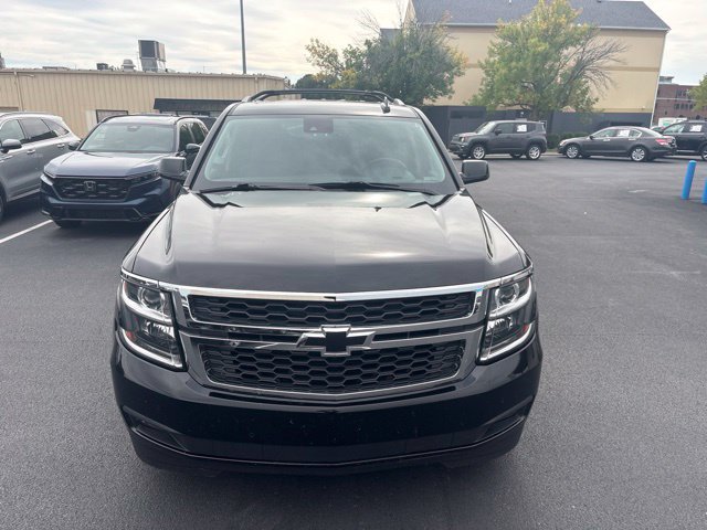 Used 2020 Chevrolet Suburban LT w/ Luxury Package AWD/4WD image 2
