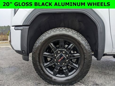 Used 2025 GMC Sierra 2500 AT4 image 2