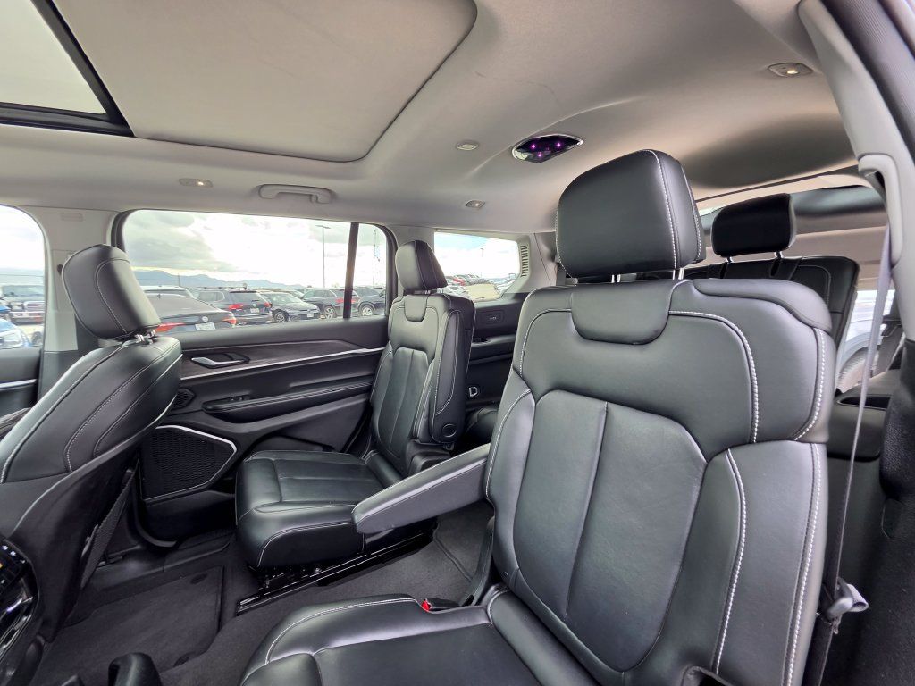 Used 2021 Jeep Grand Cherokee L Limited AWD/4WD image 21