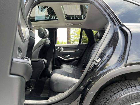 Used 2020 Mercedes-Benz GLC 300 4MATIC w/ Premium Package image 47