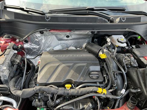 Used 2025 Chevrolet Trax LT image 30