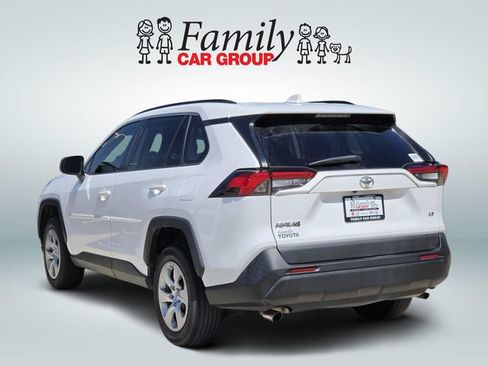Used 2021 Toyota RAV4 LE FWD image 3