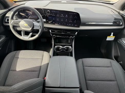 New 2026 Chevrolet Traverse LT w/ Driver Confidence Package AWD/4WD image 10