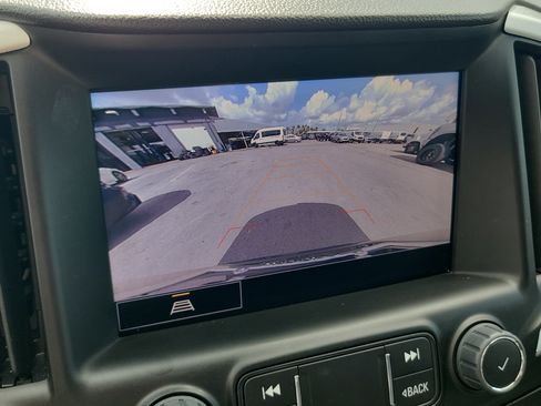Used 2024 GMC Terrain SLT FWD image 10