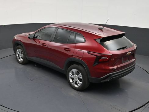 Used 2025 Chevrolet Trax LS FWD image 14
