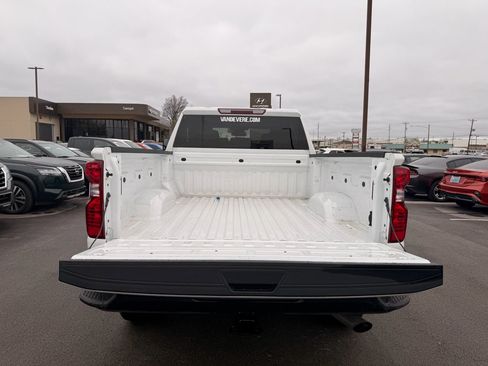 Used 2024 Chevrolet Silverado 2500 Custom w/ Custom Convenience Package image 9