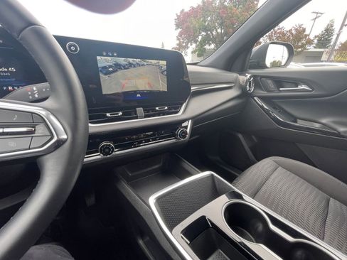 Used 2025 Chevrolet Equinox LT image 35