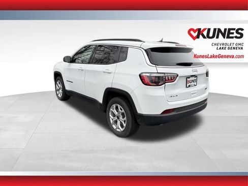 Used 2025 Jeep Compass Latitude image 8