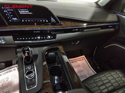 Used 2023 Cadillac Escalade Sport Platinum w/ LPO, ONYX Package image 21