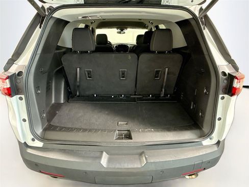 Used 2021 Chevrolet Traverse LT FWD image 6