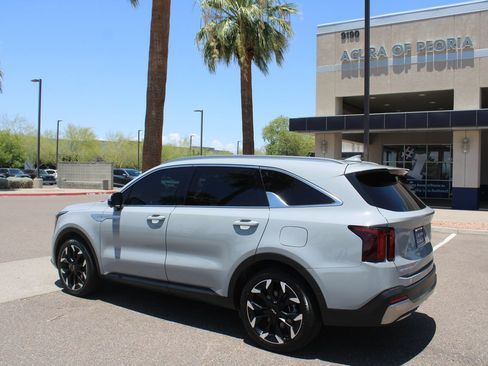 Used 2024 Kia Sorento SX FWD image 3