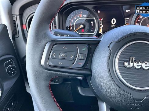 Used 2024 Jeep Gladiator Rubicon w/ Convenience Group image 15