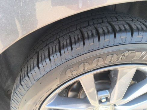 Used 2021 Honda Civic EX image 9