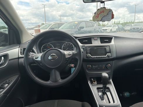 Used 2018 Nissan Sentra S image 11