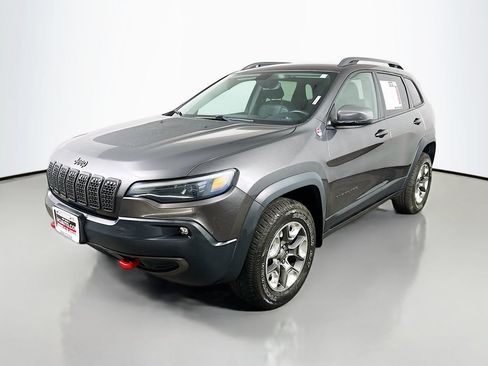 Used 2019 Jeep Cherokee Trailhawk AWD/4WD image 3