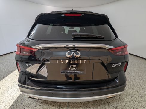 Used 2019 INFINITI QX50 Essential w/ Sensory Package FWD image 6