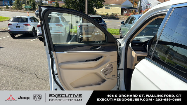 Used 2022 Jeep Grand Cherokee Limited AWD/4WD image 8