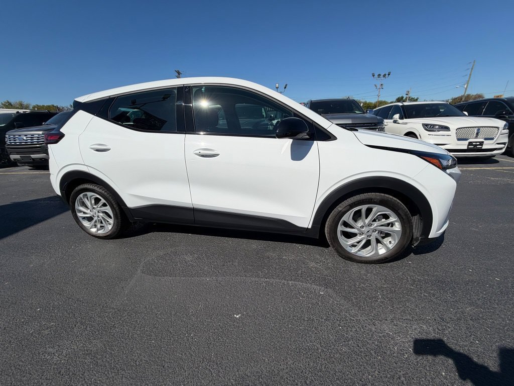 Used 2027 Chevrolet Bolt LT FWD image 2