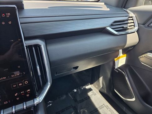 Certified 2025 GMC Acadia Elevation image 28