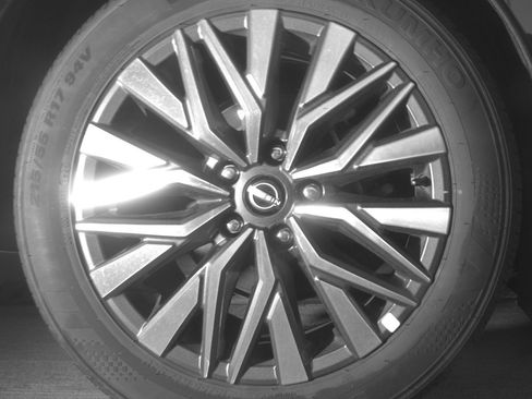 Used 2025 Nissan Altima 2.5 SV FWD image 15