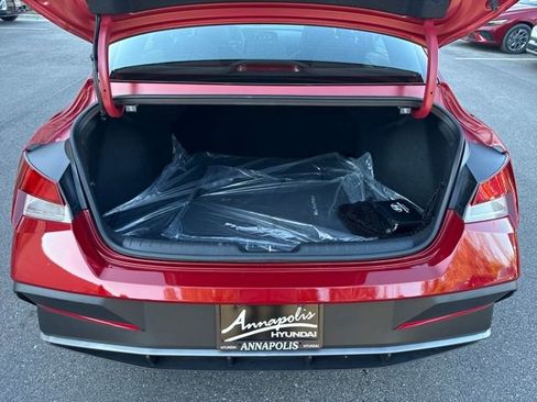 Certified 2025 Hyundai Elantra Sport image 23