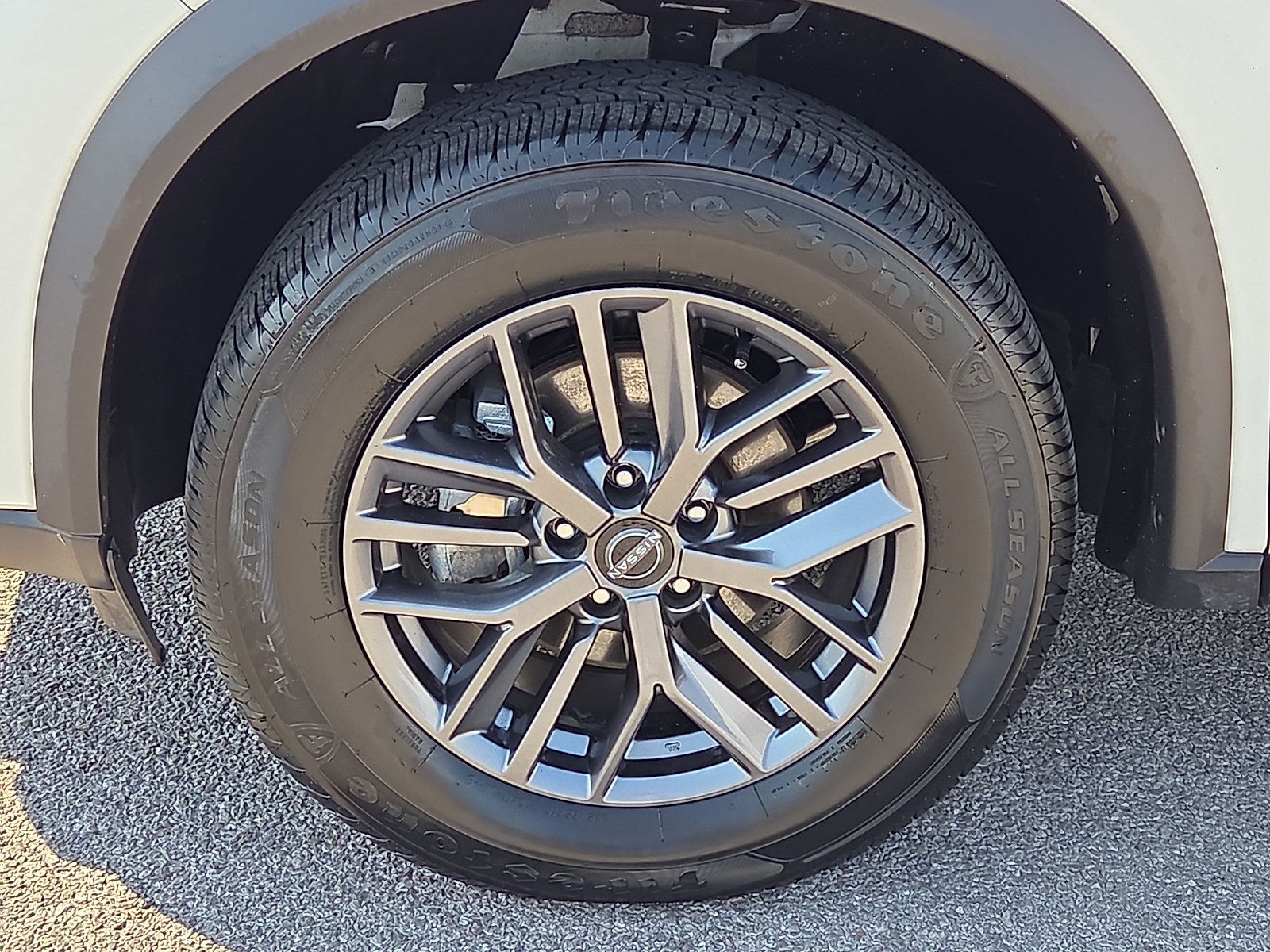 Used 2025 Nissan Rogue S AWD/4WD image 7
