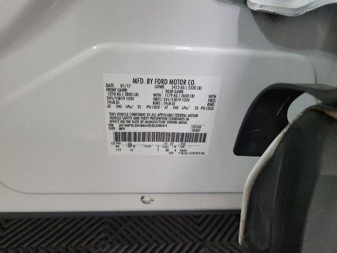 Used 2017 Ford Edge Titanium FWD image 33