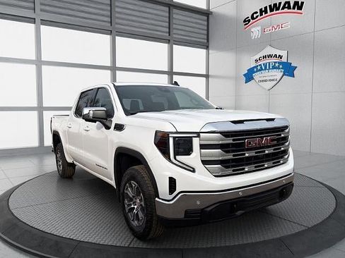 New 2026 GMC Sierra 1500 SLE w/ X31 Off-Road Package image 2
