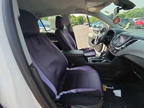 Used 2020 Chevrolet Equinox LS AWD/4WD image 25