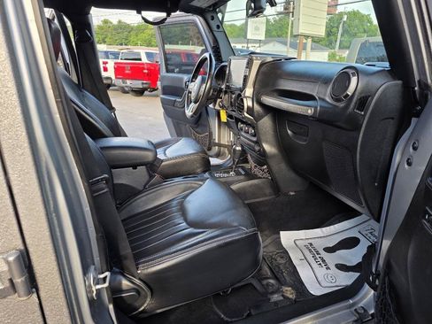 Used 2015 Jeep Wrangler Unlimited Sport AWD/4WD image 21