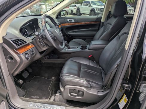 Used 2016 Lincoln MKT AWD w/ Equipment Group 201A image 9