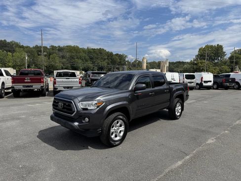 Used 2020 Toyota Tacoma SR5 image 17