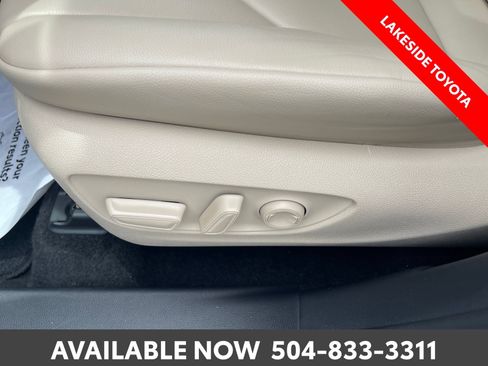 Certified 2024 Toyota Highlander XLE FWD image 30