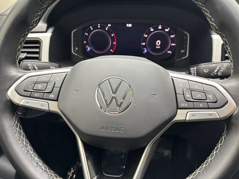 Used 2023 Volkswagen Atlas SE w/ Panoramic Sunroof Package FWD image 60