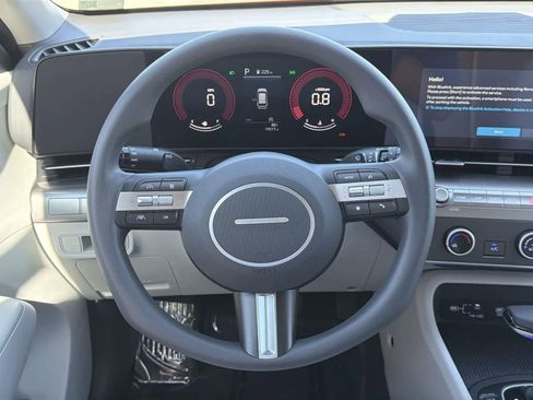 Used 2024 Hyundai Kona SE image 10