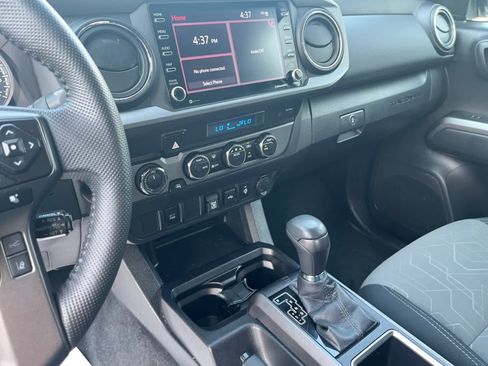 Used 2023 Toyota Tacoma TRD Sport AWD/4WD image 18