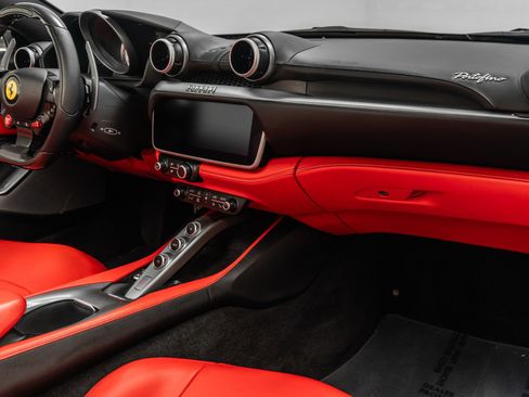 Used 2020 Ferrari Portofino image 14