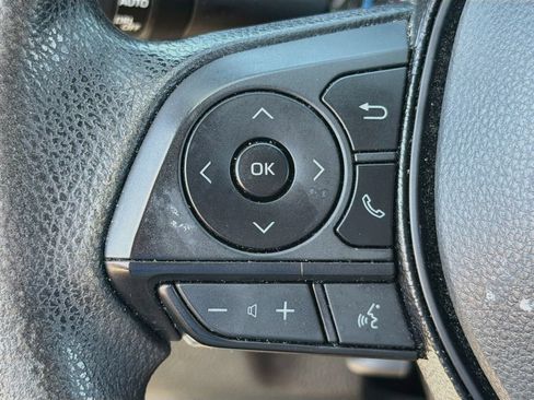 Used 2021 Toyota RAV4 XLE AWD/4WD image 18