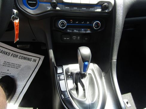 Used 2020 Hyundai Veloster 2.0 FWD image 17