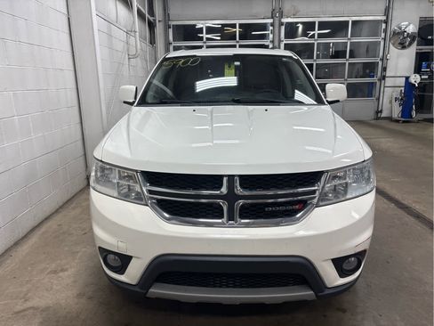 Used 2016 Dodge Journey SXT w/ Comfort/Convenience Group image 3