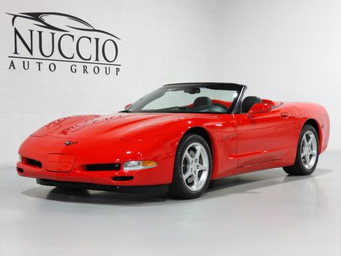 Used 2004 Chevrolet Corvette Convertible w/ Preferred Equipment Group RWD image 33