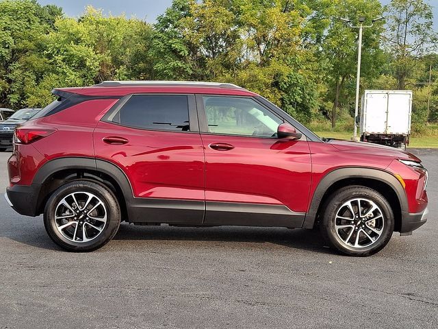 Used 2024 Chevrolet TrailBlazer LT w/ Convenience Package AWD/4WD image 10