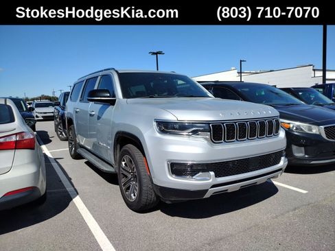 Used 2024 Jeep Wagoneer L Series II image 1